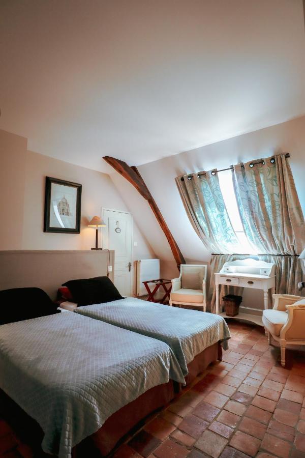 Le Grand Presbytere De Beaulieu Buitenkant foto
